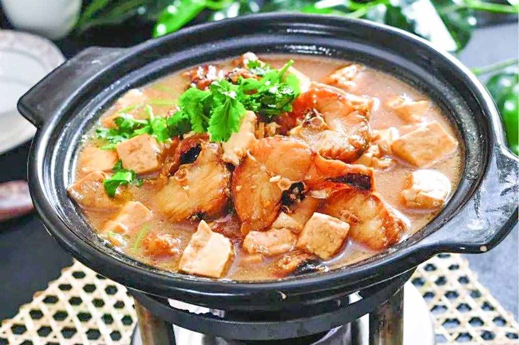 教你“鱈魚(yú)燉豆腐”家常做法，肉鮮嫩味不腥，比飯店做的還好吃